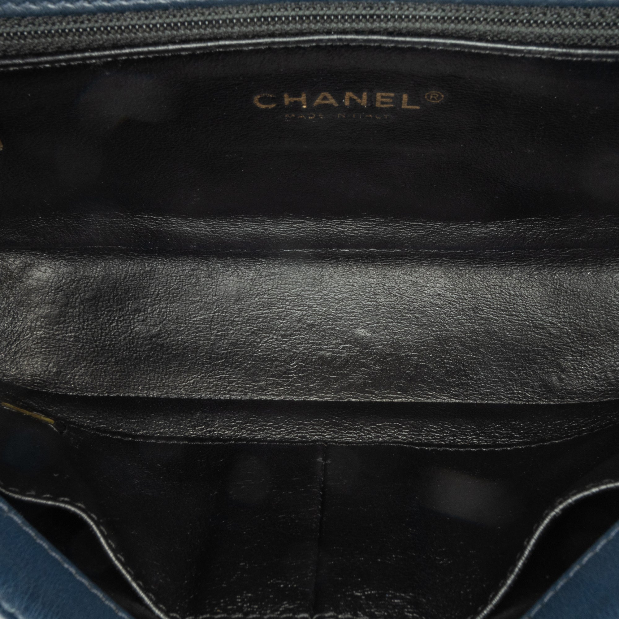 Chanel | Pre-Owned Small Bicolor Caviar CC Filigree Flap | Blue/Navy