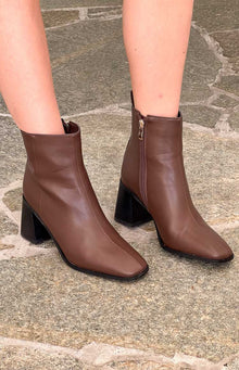 Billini Svea Ankle Boots | Brunette