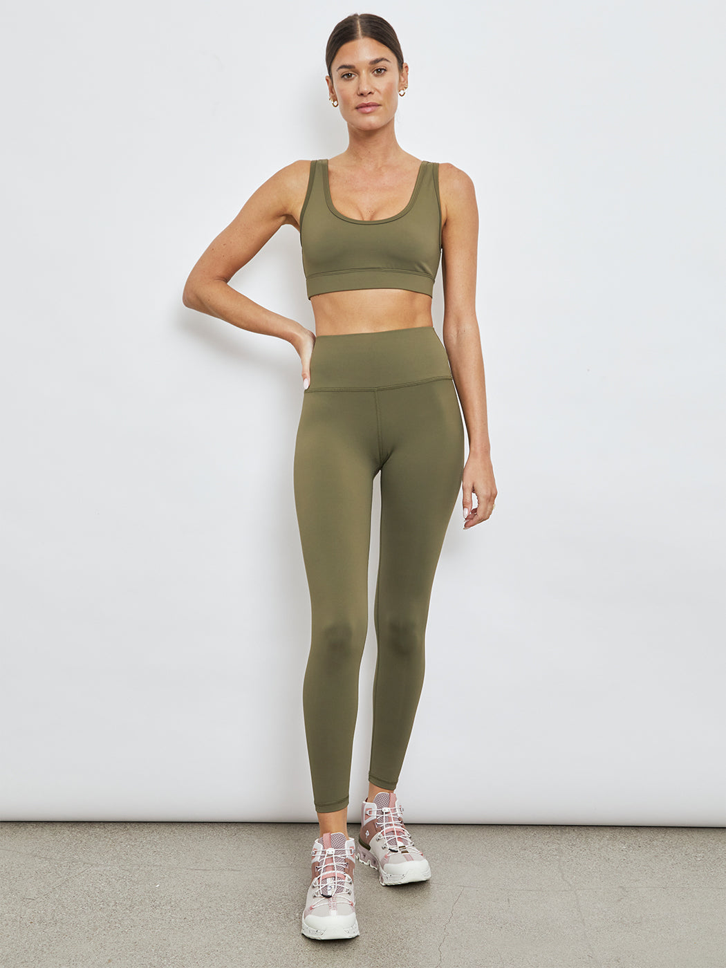 Carbon38 | Cut Out Scoop Bra In Diamond Compression | Olive