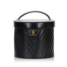 Chanel | Pre-Owned CC Caviar Leather Vanity Bag | Black