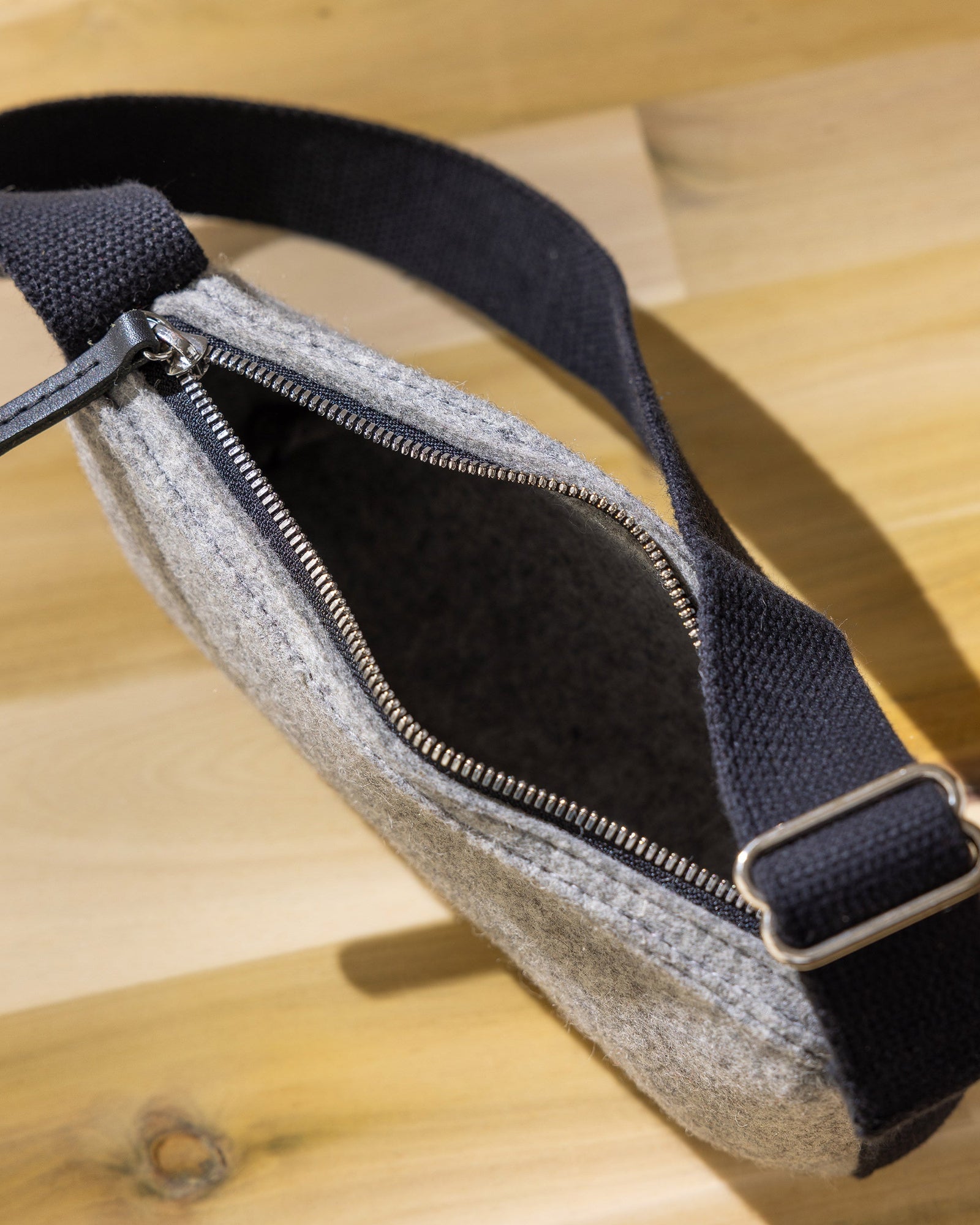 Campus Merino Wool Shoulder Bag | Granite