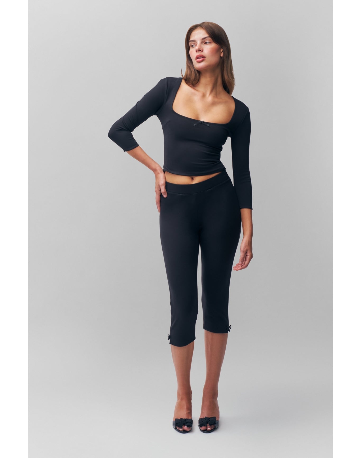 Caria Capri | Black