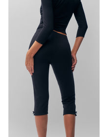 Caria Capri | Black