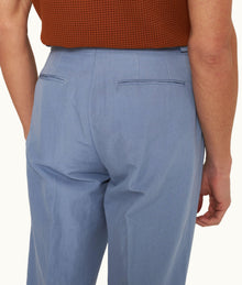 Carsyn Slim Fit Tapered Cotton-Linen Trousers Woven | Springfield Blue