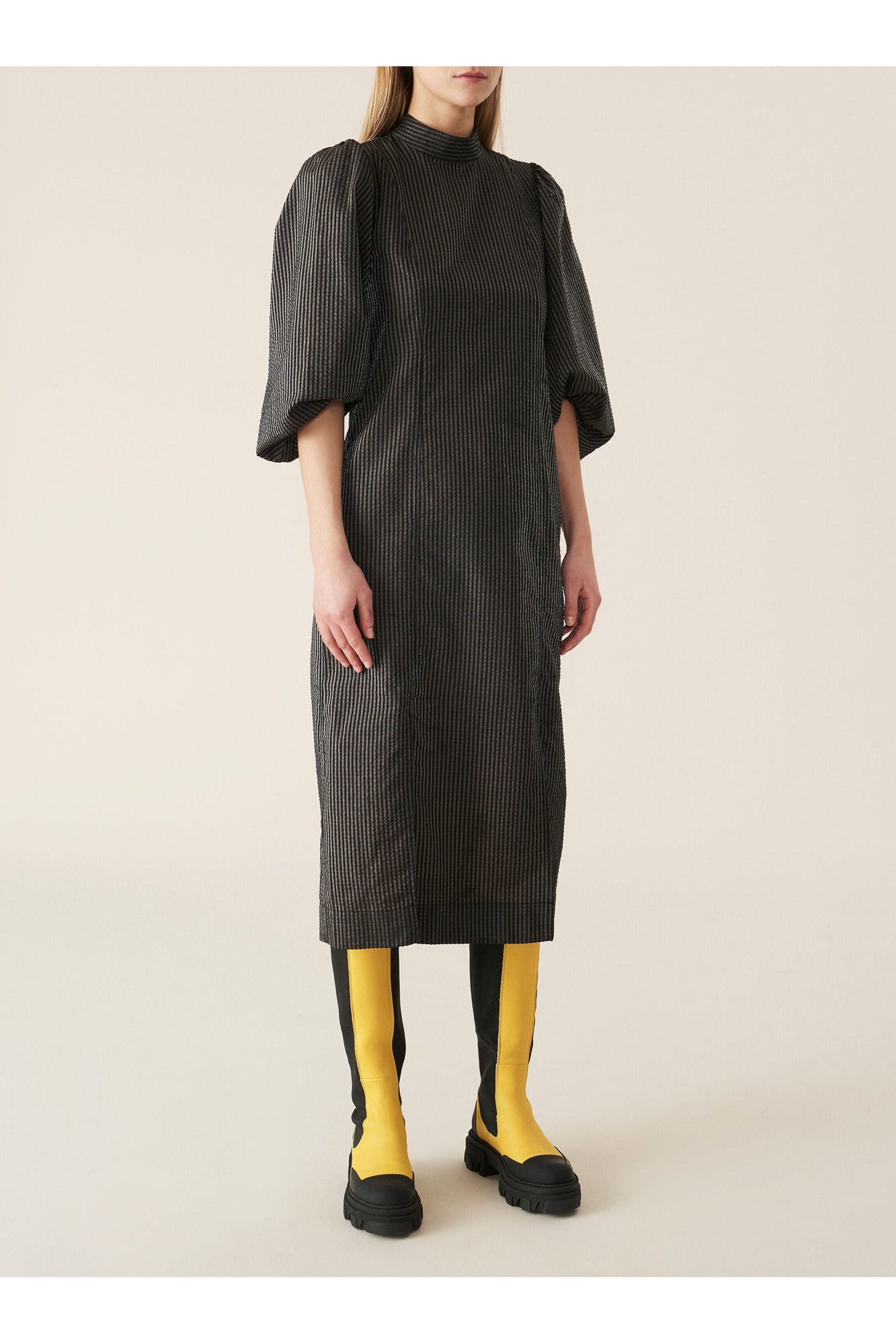 Check Seersucker Midi Dress | Black