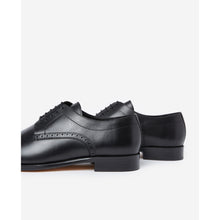 Classic Brogues In Mat Leather | Women | Black