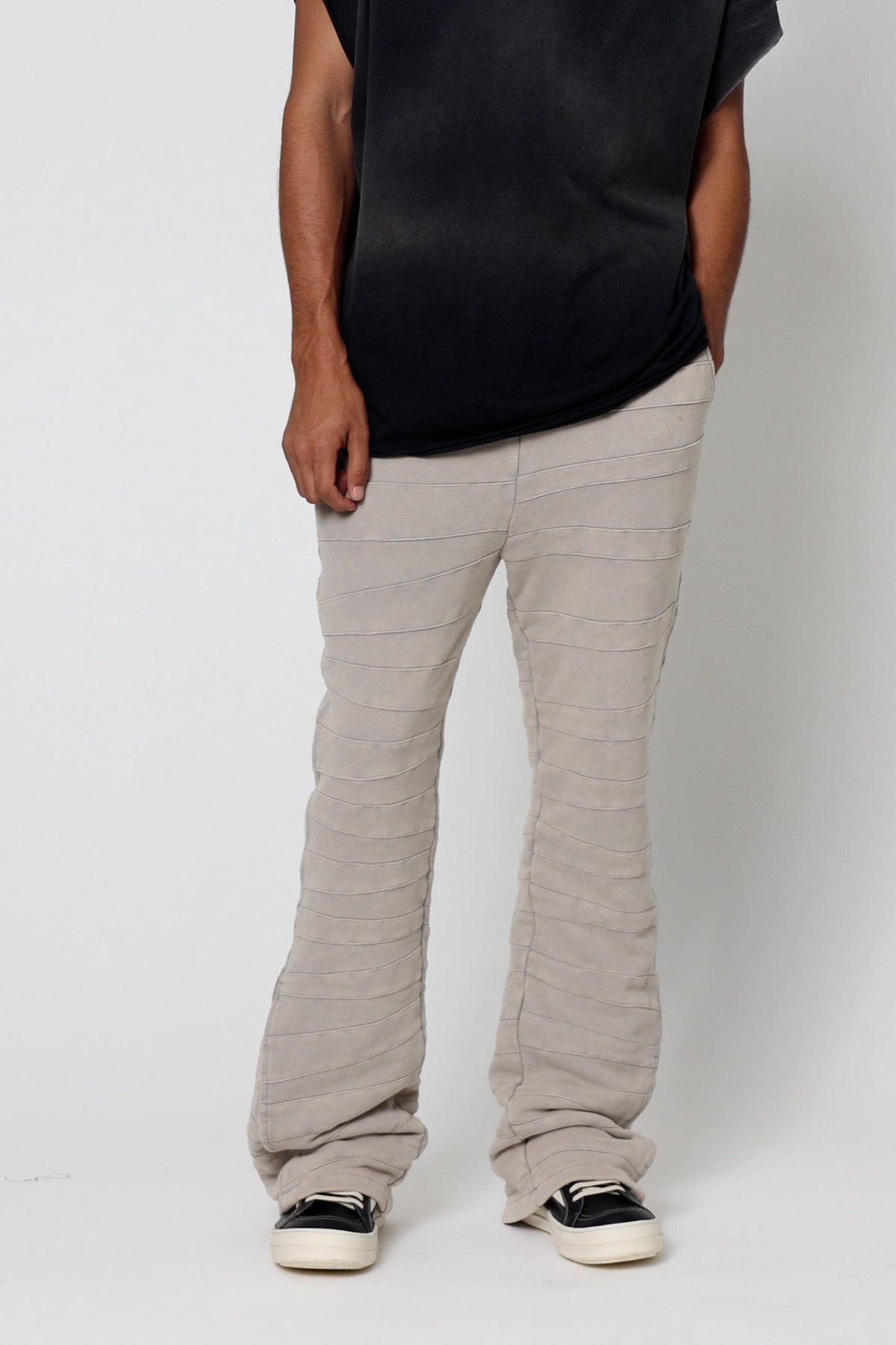 Crease Panel Sweatpants | Grey