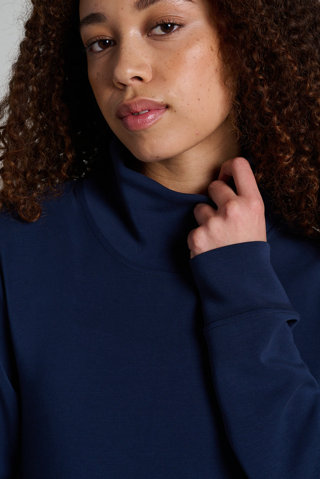 MPG | Dreamweave Mock Neck Sweatshirt | Navy Blazer