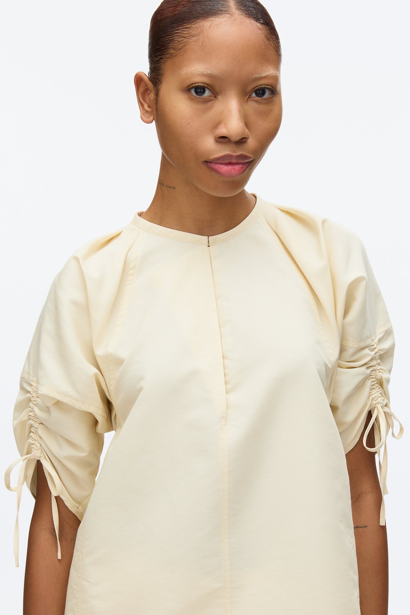 Gathered Sleeve Band Collar Top | Gardenia