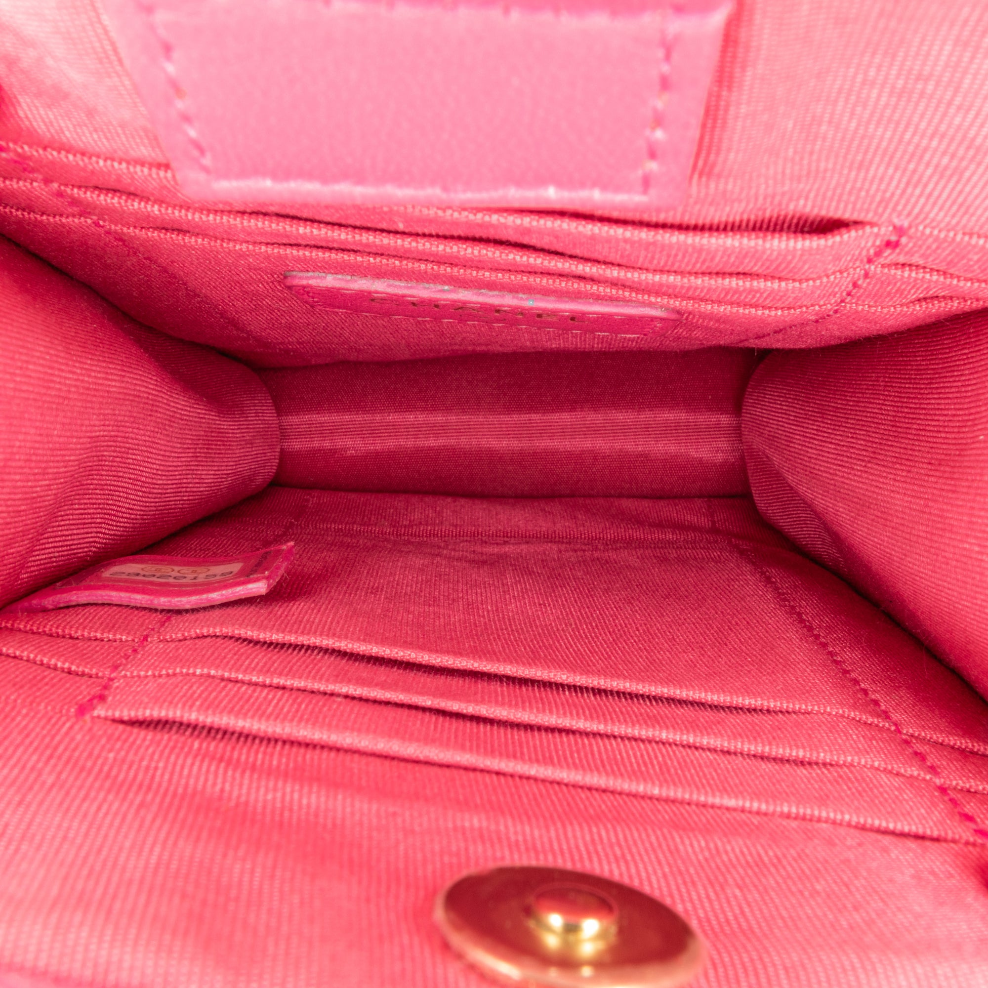 Chanel | Pre-Owned Tweed and PVC Phone Clutch with Chain | Pink