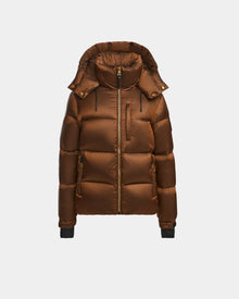The Rudsak ASHLYN S - 8124565 Antique Bronze is a brown women’s down puffer, offering stylish, cozy warmth in a wind- and water-resistant winter jacket—perfect for all-season comfort.