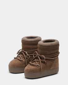 The Rudsak MACE S - 8224543 Camel boots feature brown faux fur lining, thick rubber soles, crisscrossed laces, prominent stitching, a rounded toe, and a quilted insulated collar for added warmth.