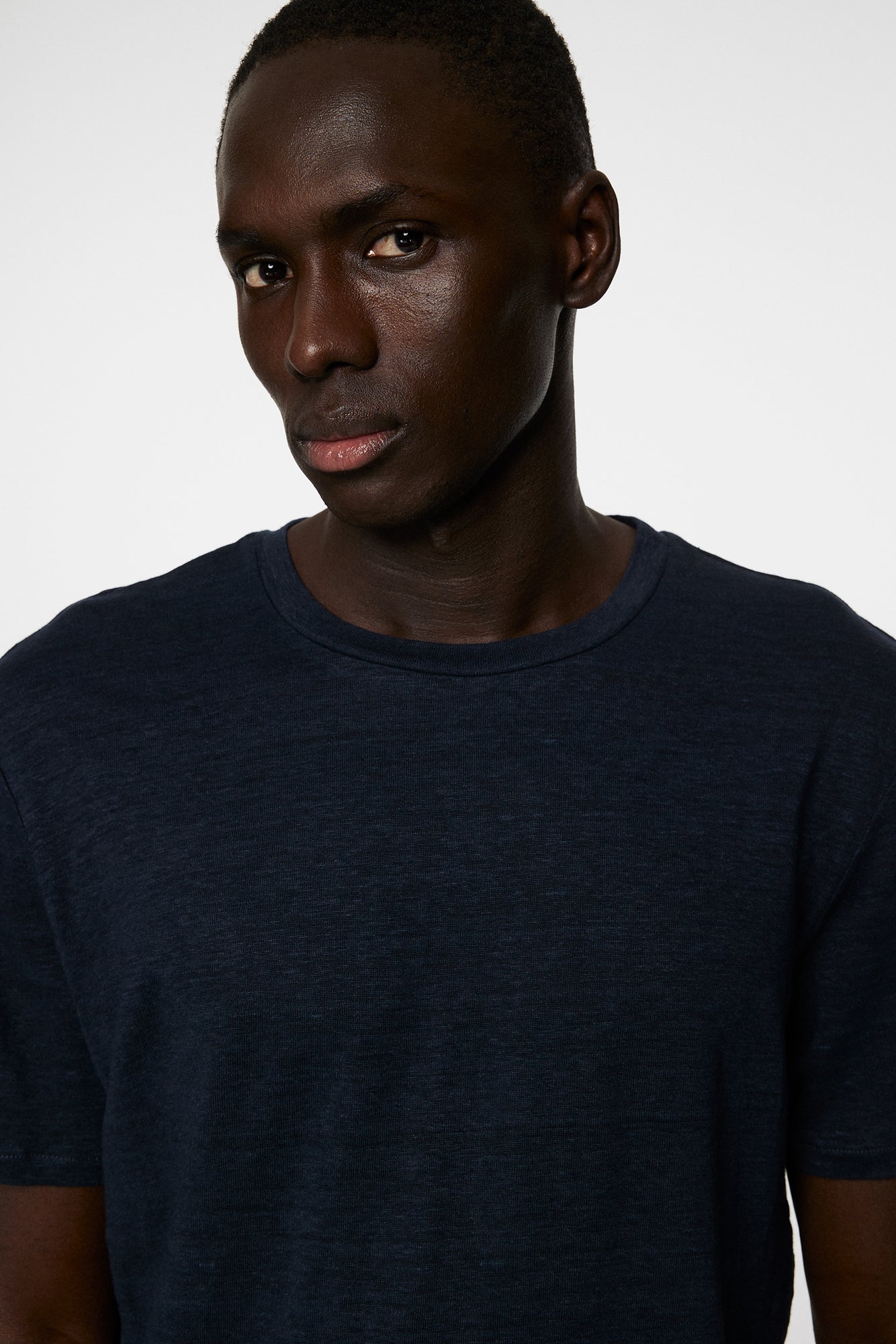 Men | Coma Linen Tee | JL Navy