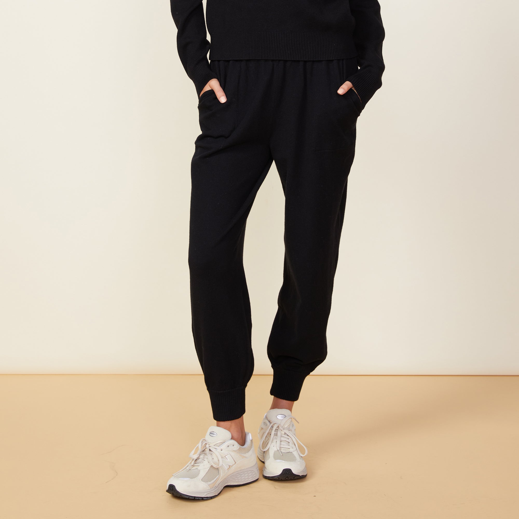 Merino Wool Sweater Jogger | Women | Black