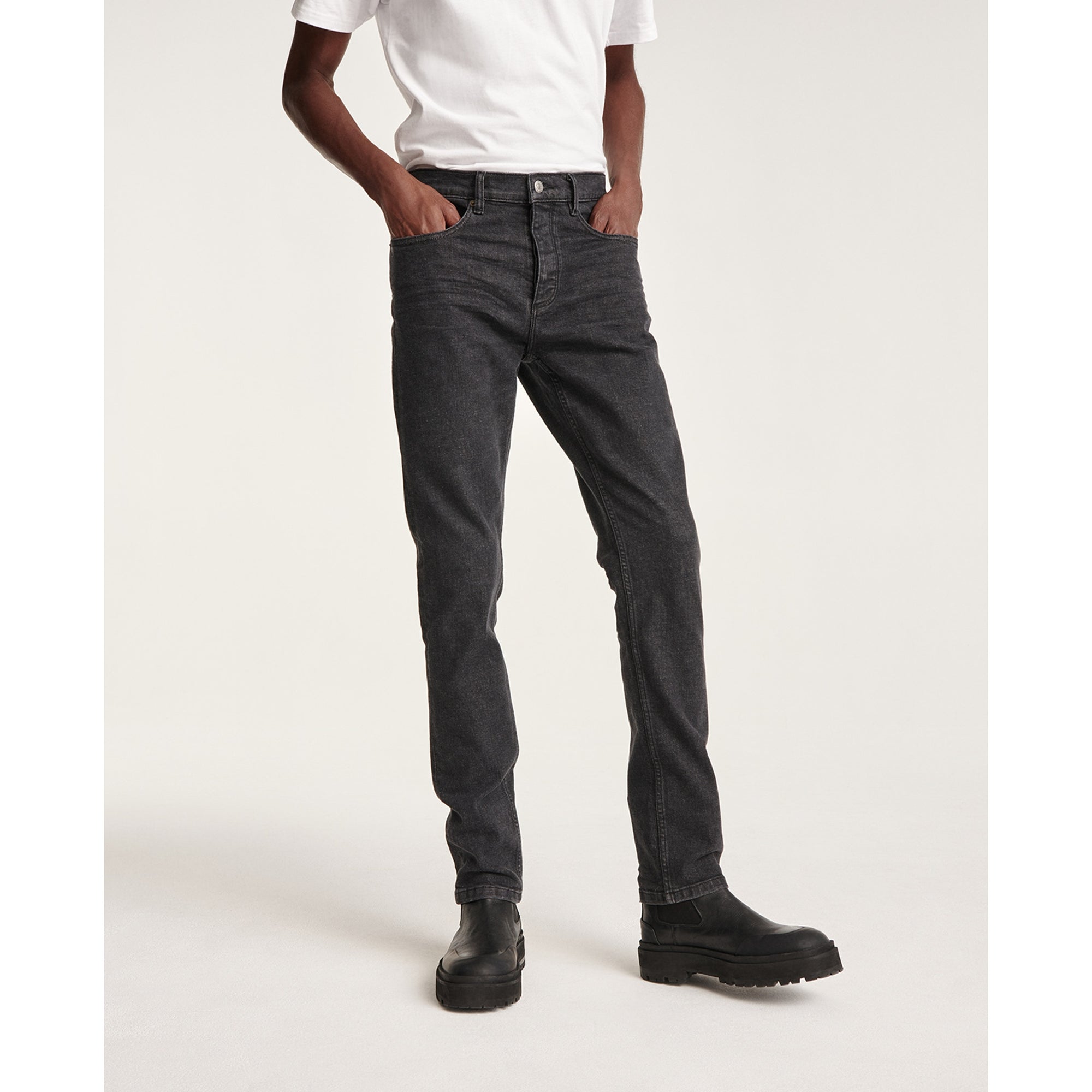 Faded Slim-Fit Jeans With Pockets | Men | Black Washed