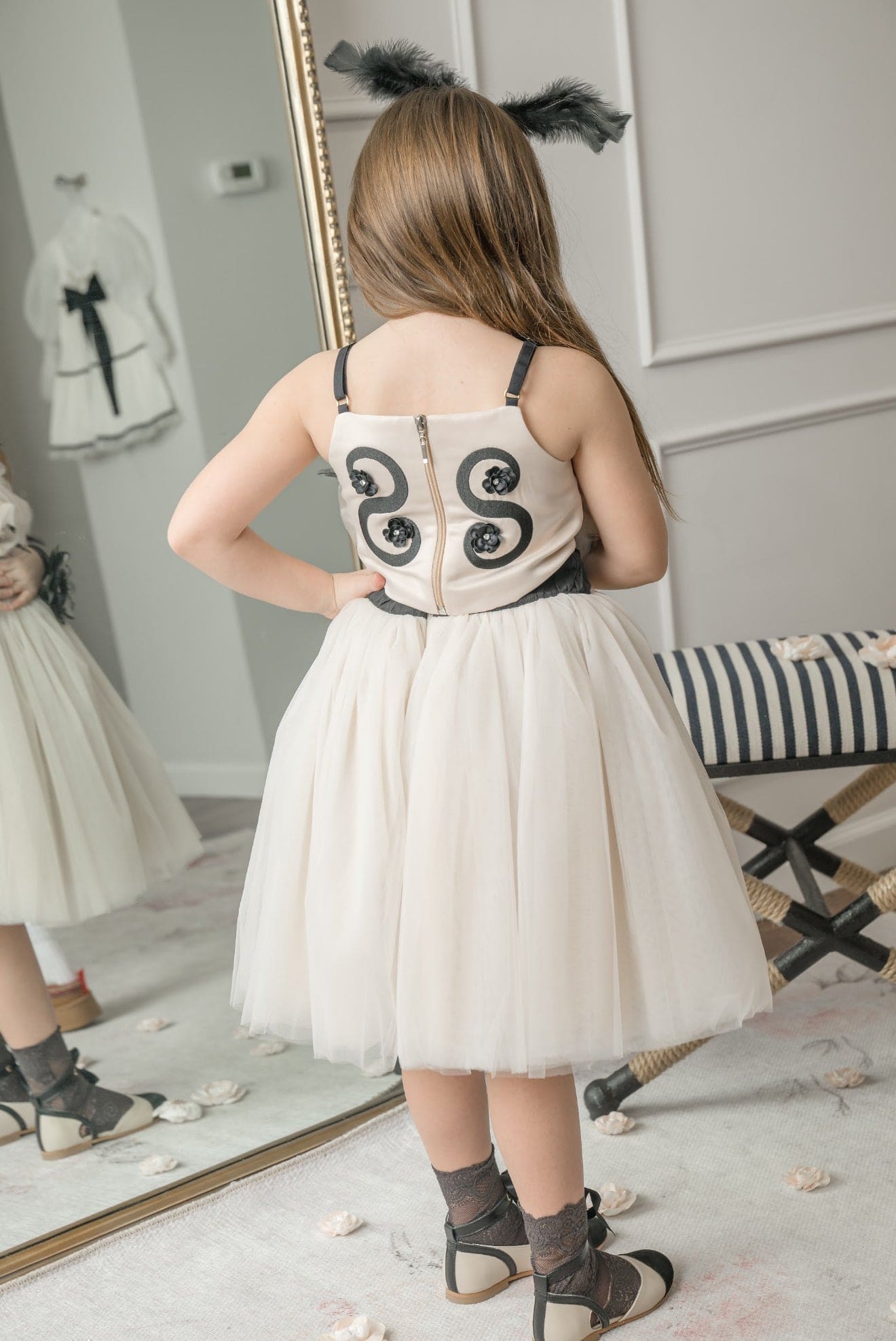 Girl | CocoCaramel Top | Beige x Black