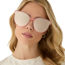 Womens | Gemma Sunglasses | Peach | Cool Matcha Gradient Lenses