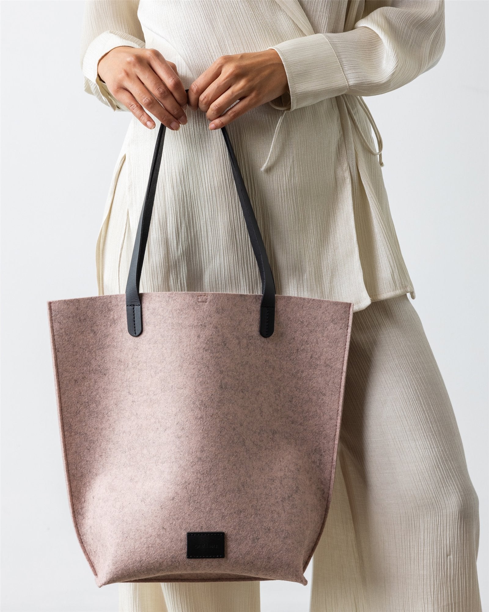 Holiday Hana Merino Wool Tote | Rose Quartz