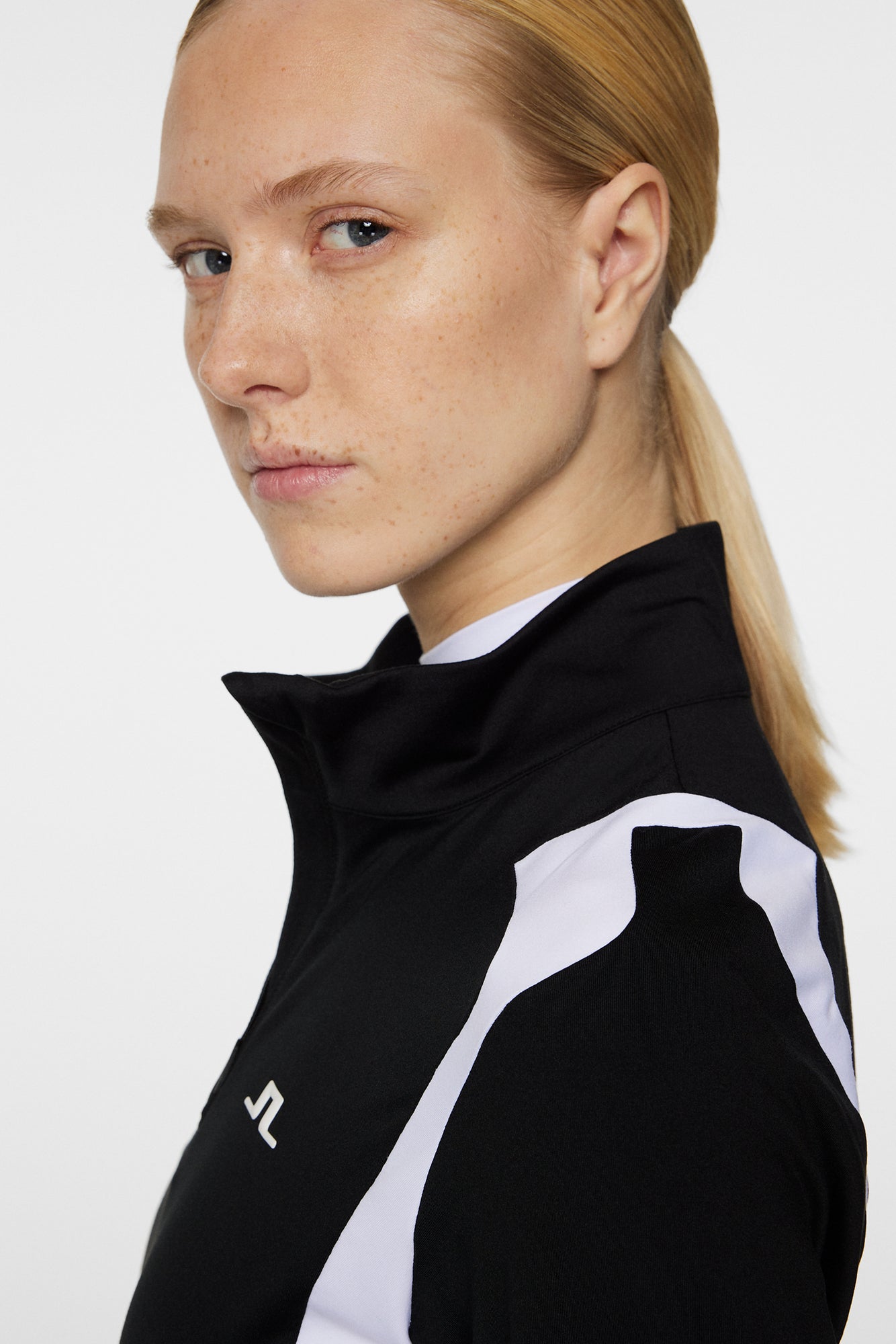 Women | Mae Quarter Zip Mid Layer | Black