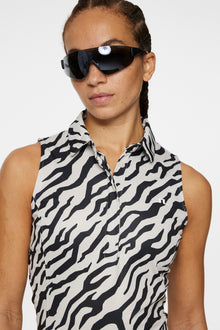 Women | Dena Print Sleeveless Top | Tour Tiger Moonbeam M