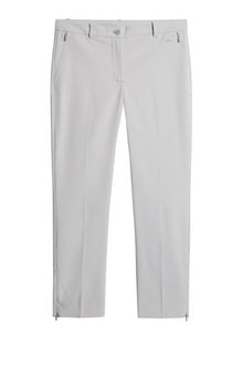 Pia Pant in High Rise by J.Lindeberg