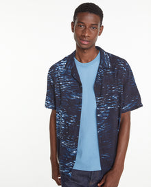 Buttoned Hawaiian-Collar Shirt With Motif | Men | Black x Eletric Blue