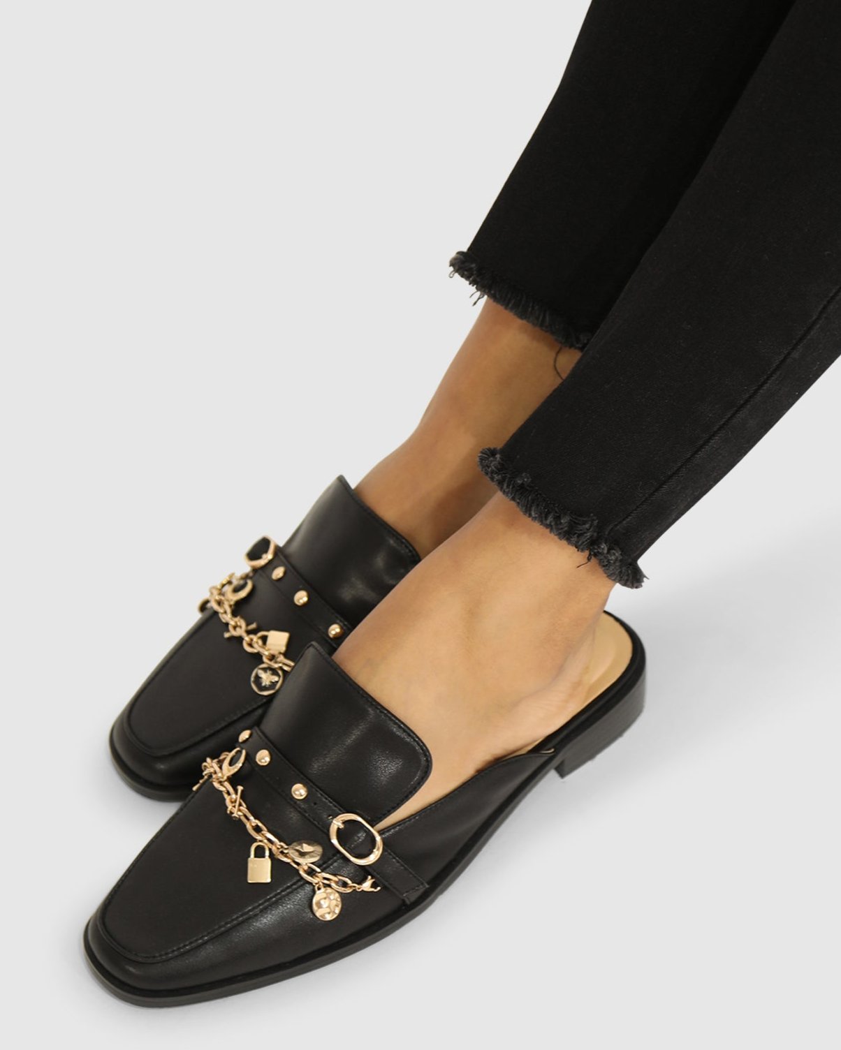 Women | How It Feels Charm Loafer Mule | Black