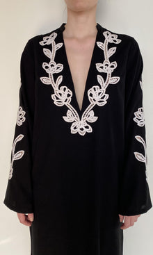 Hemant And Nandita | Daha Polyester Crepe Long Kaftan | Black White