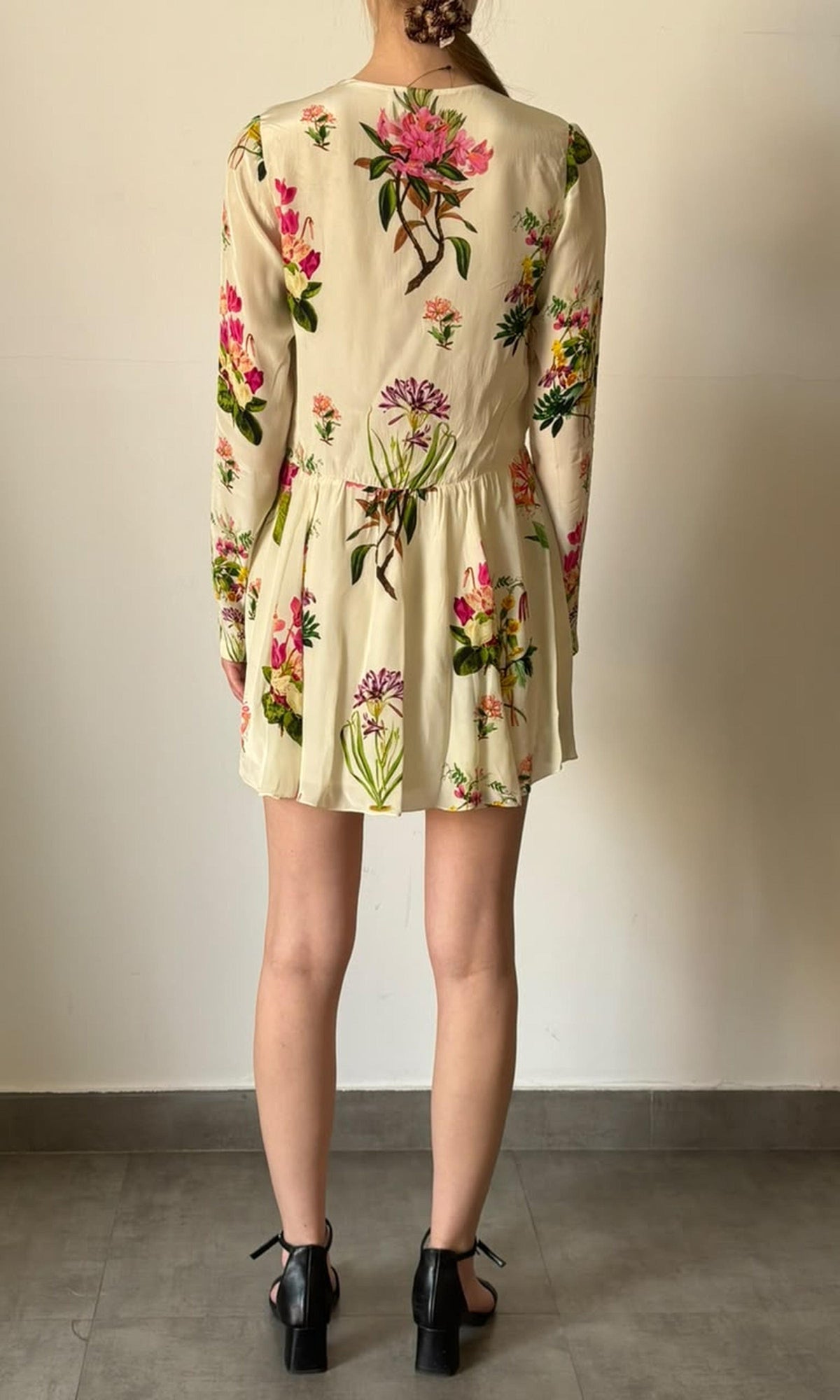 Hemant And Nandita | Inv Natural Crepe Floral Print Short Dress | Cream