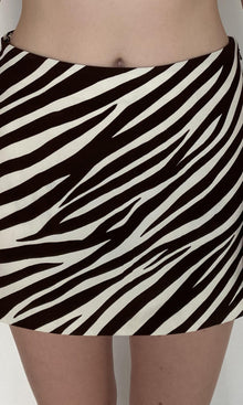 Hemant And Nandita | Zuba Viscose Crepe Mini Skirt | Black White
