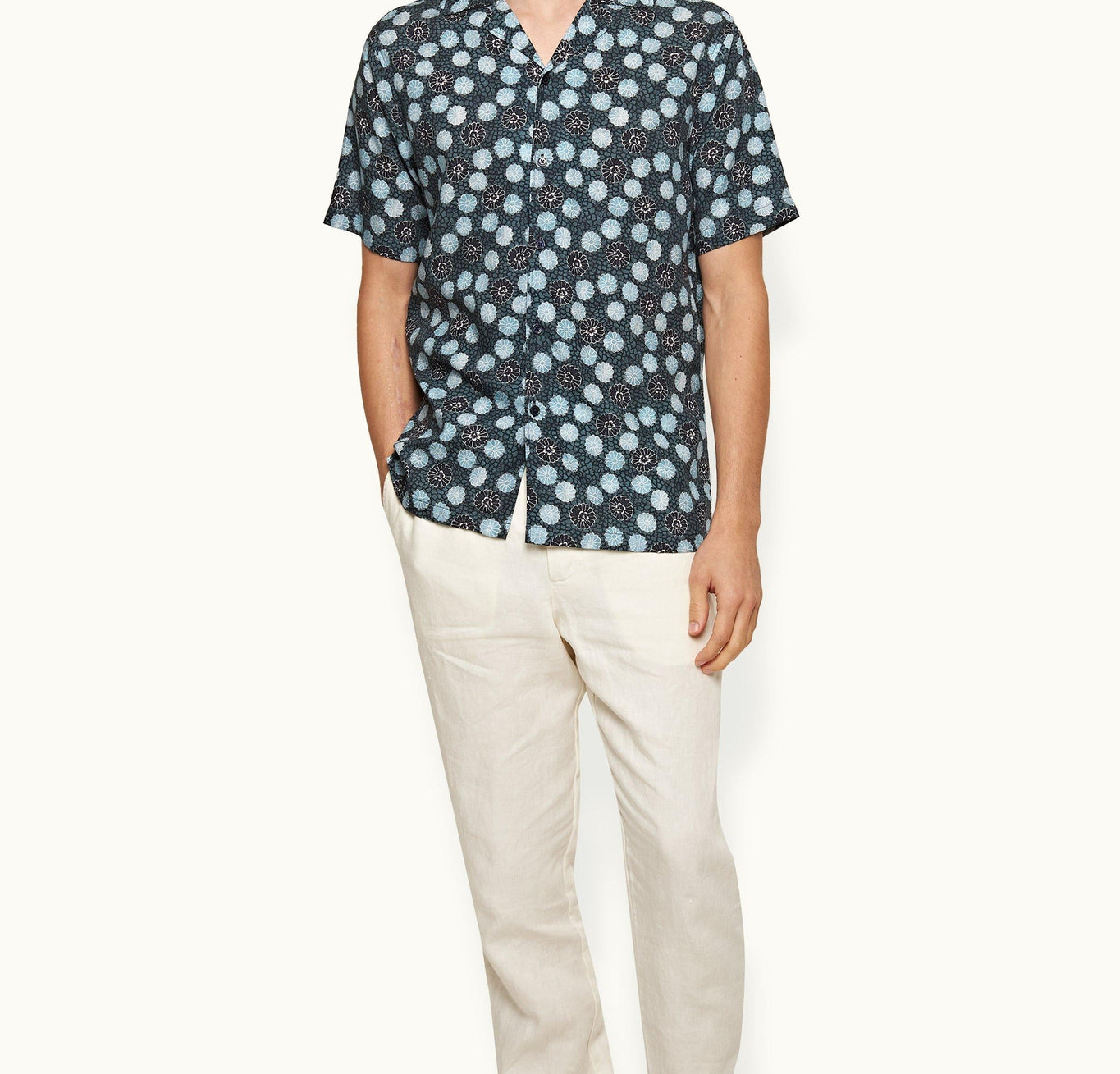 Hibbert Daisy Print Classic Fit Capri Collar Shirt | Springfield Blue