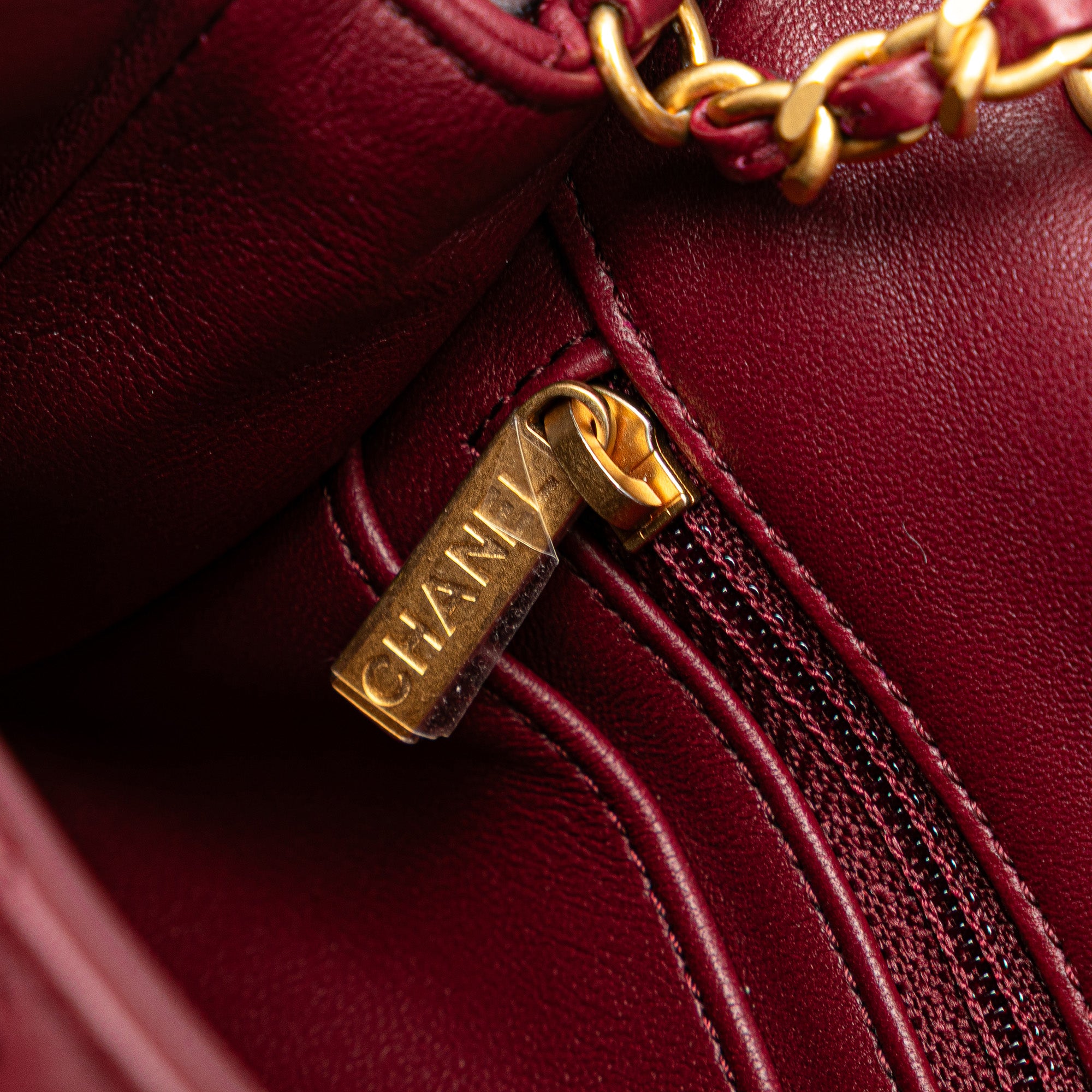 Chanel | Pre-Owned Mini Square Lambskin Coco Heart Chain Flap | Red