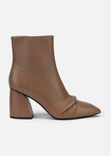 Knotted Toe Boots | Brown