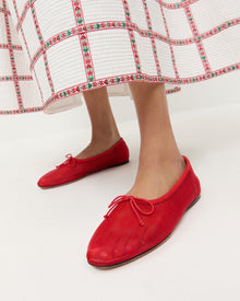 Color: Red