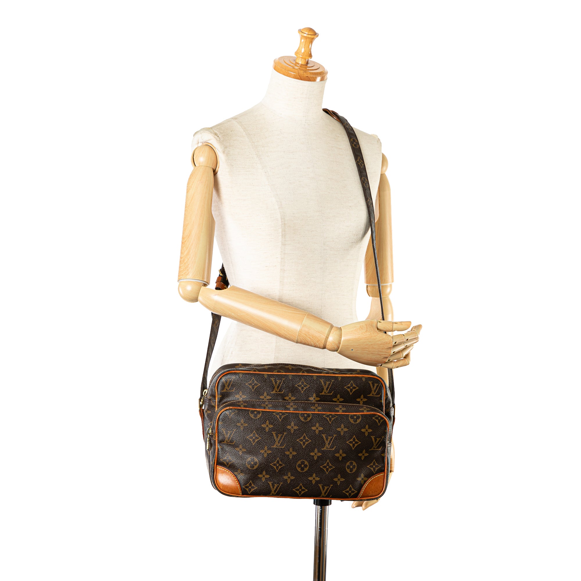 Louis Vuitton Pre-Owned Monogram Nil Crossbody Bag | Women | Brown