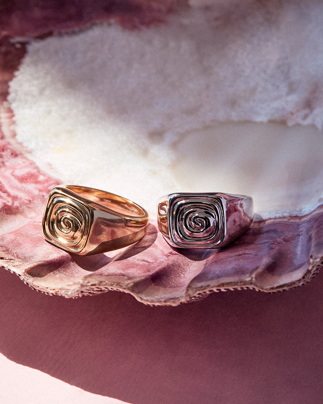 The Seychelles Signet Ring | Gold