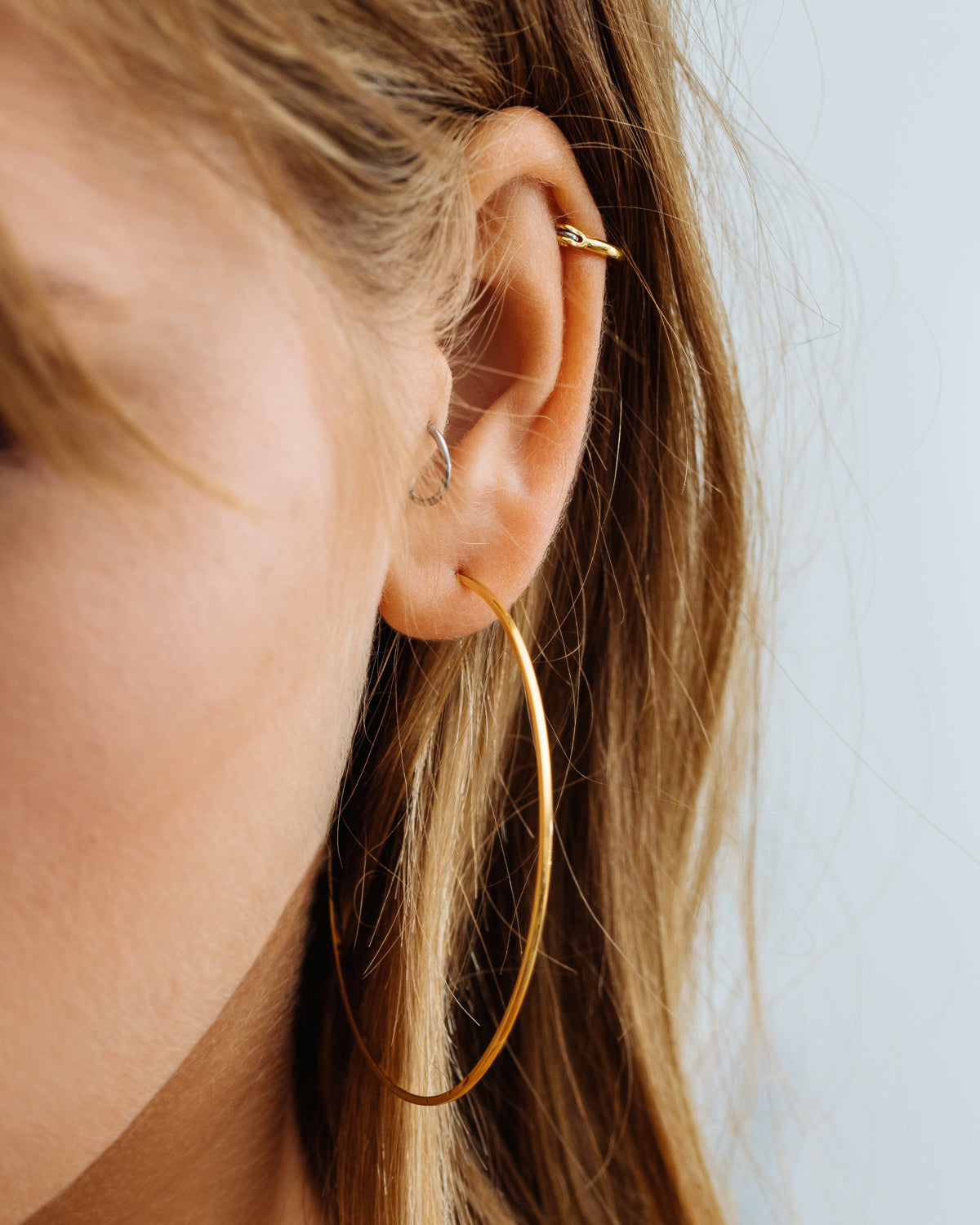 Capri Wire Hoops | Gold