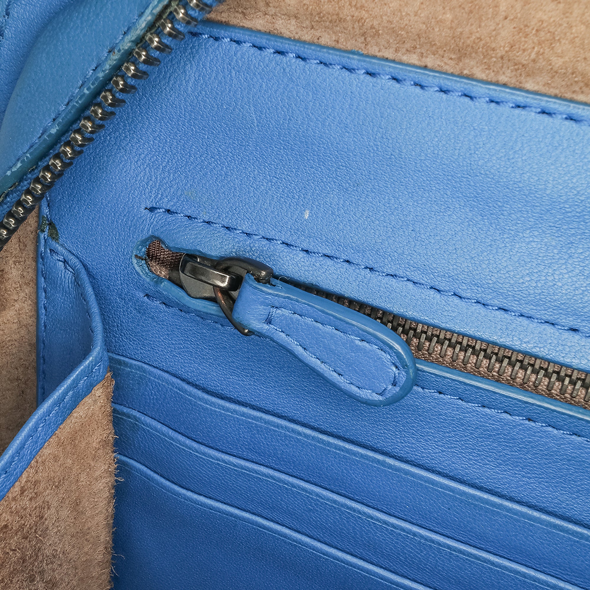 Bottega Veneta | Pre-Owned Nappa Intrecciato Zip Around Wallet On Chain | Blue