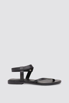 Essie Sandals | Black