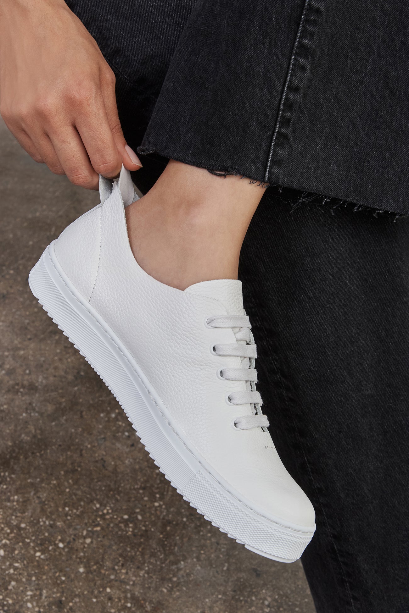 Kit Low Top Leather Sneakers | White Pebble