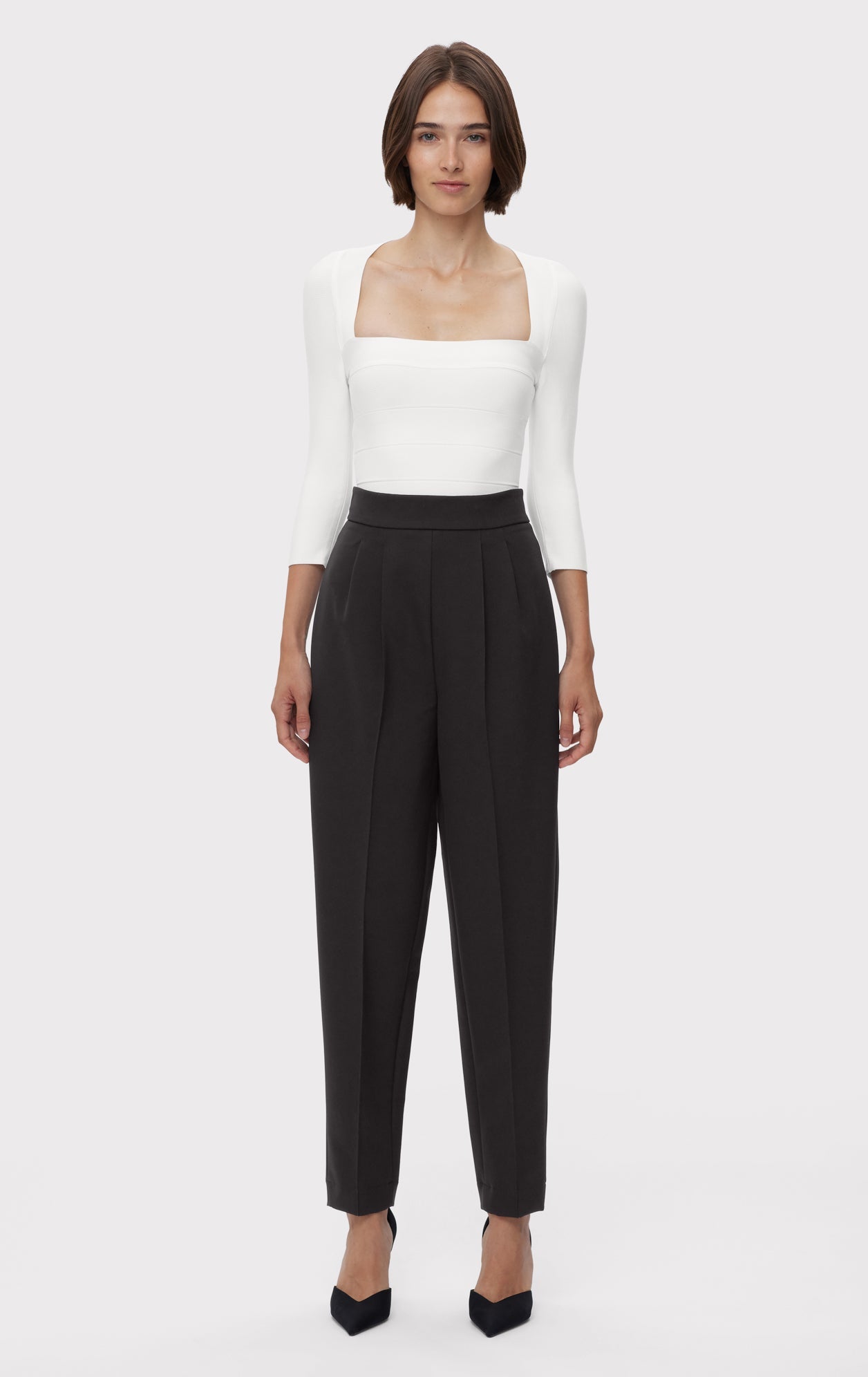 High Waist Pleated Tapered Pants | Black