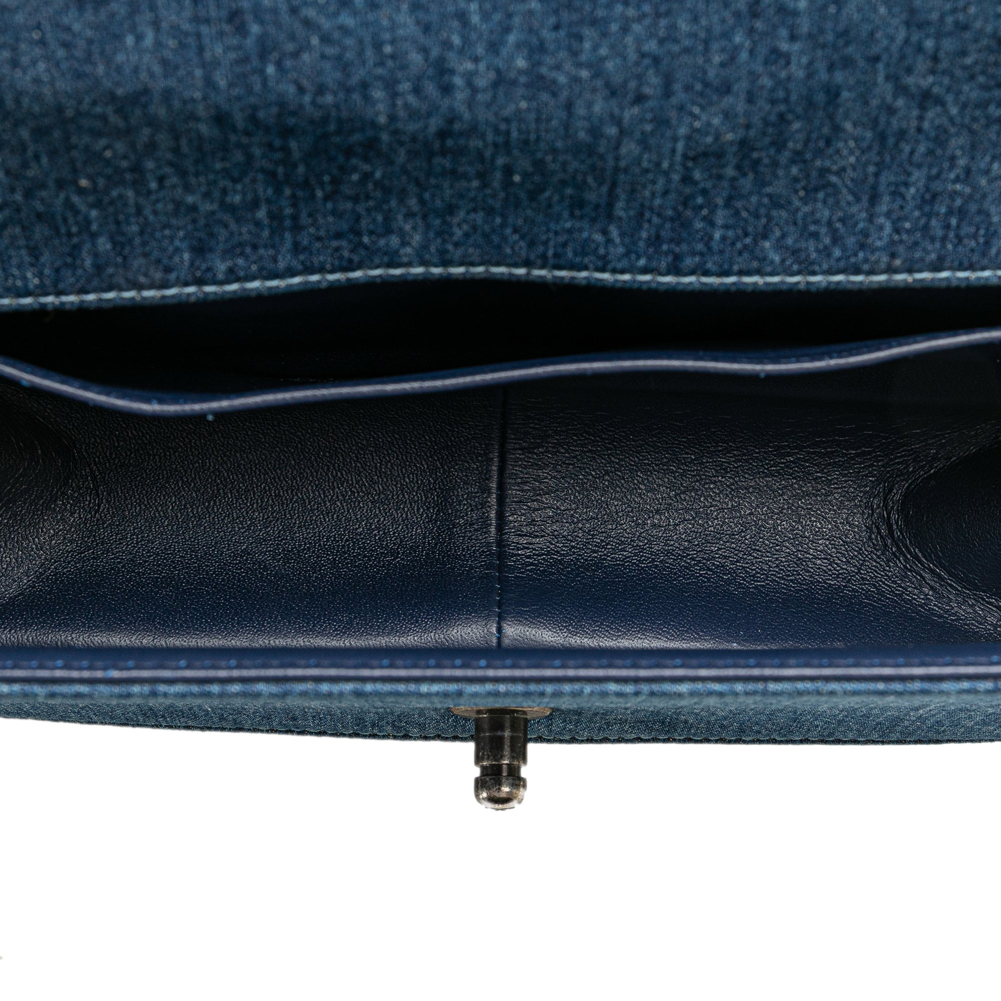 Chanel | Pre-Owned Medium Denim and Tweed Boy Bag | Blue