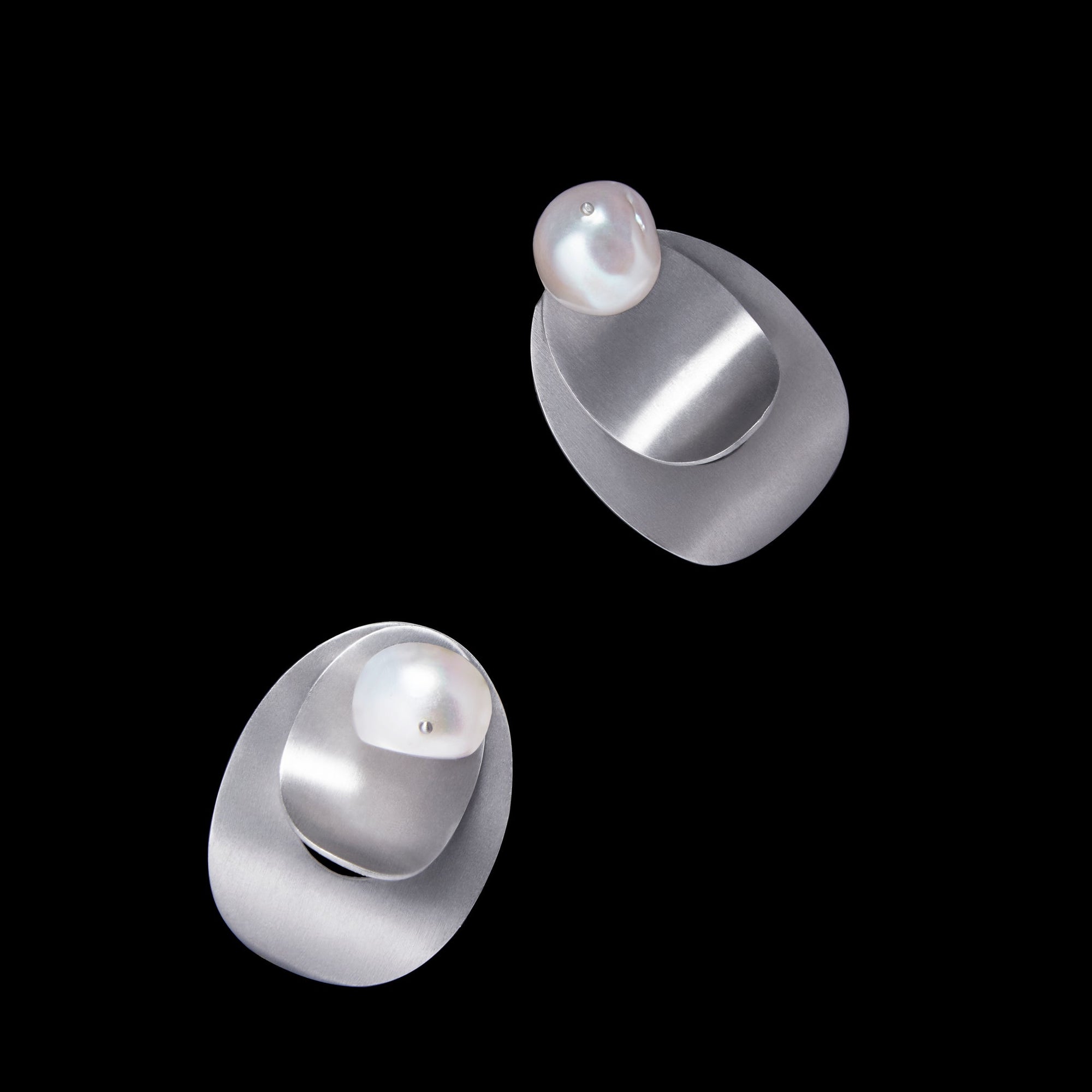 Yoko Earrings | Sterling Silver | Freshwater Pearls