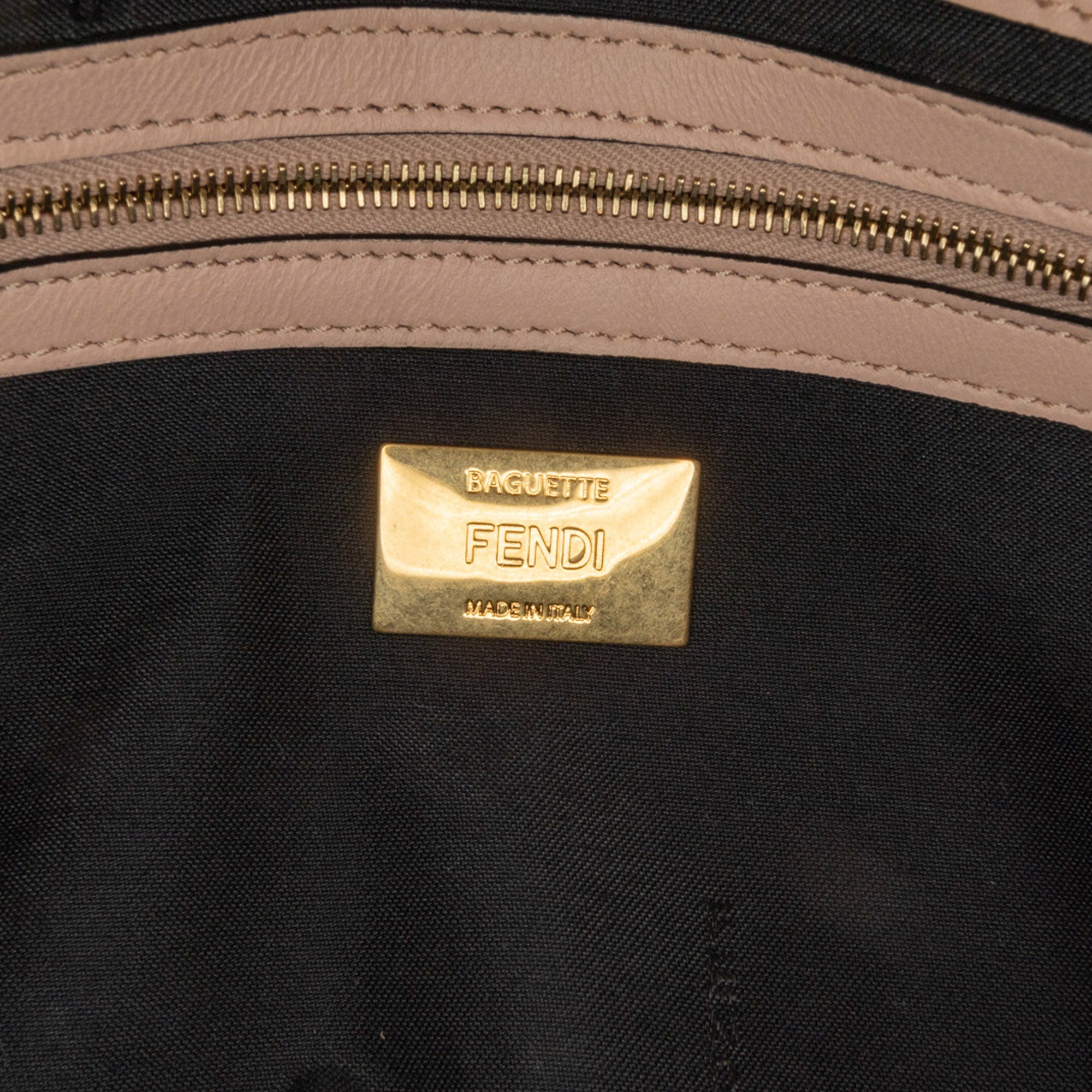 Fendi | Pre-Owned Bicolor Leather Chain Midi Baguette | Pink