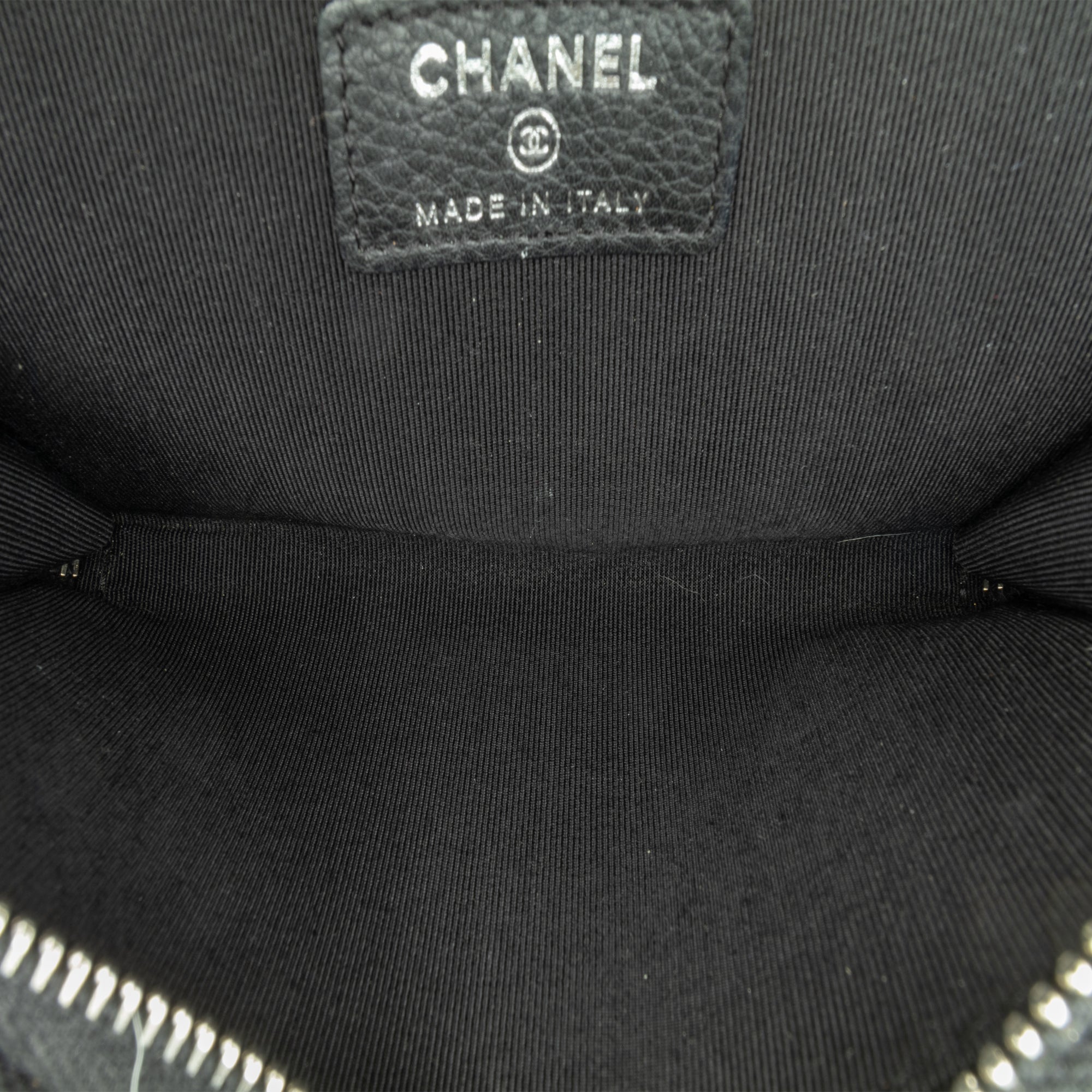 Chanel | Pre-Owned Bull Leather Studded Zip Wallet | Black