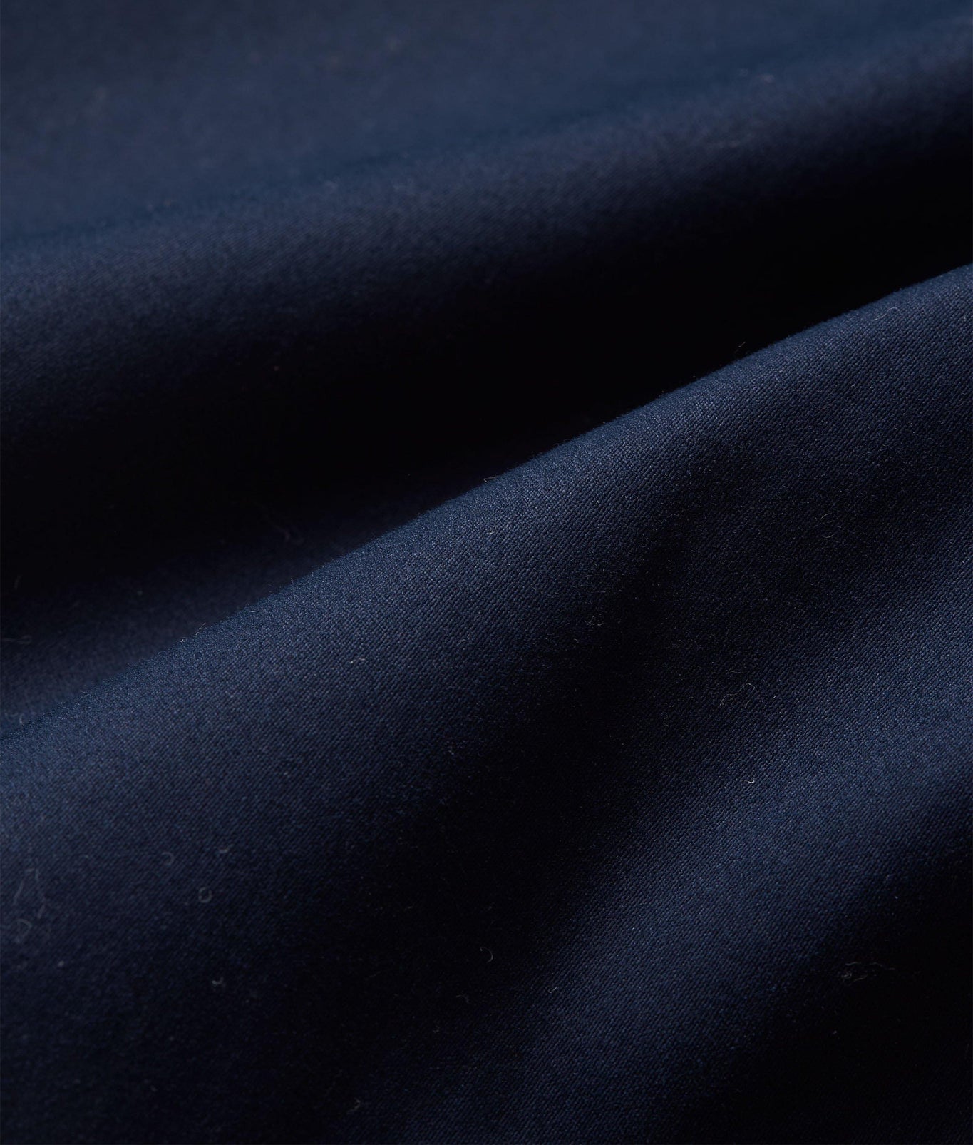Norwich Silk Tailored Fit Cotton-Silk Shorts | Night Iris