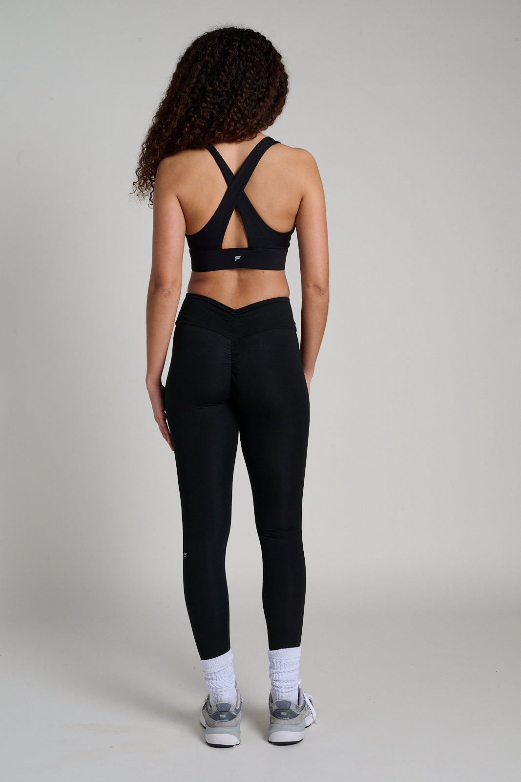 Fabletics | Booty Scrunch Pureluxe V-Back Legging | Black