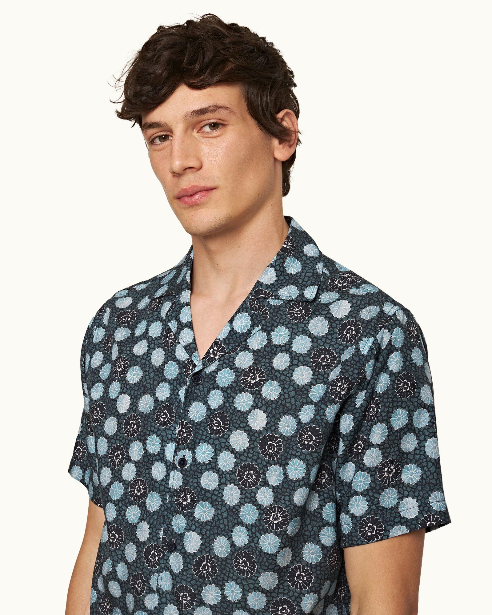 Hibbert Daisy Print Classic Fit Capri Collar Shirt in Springfield Blue | Springfield Blue