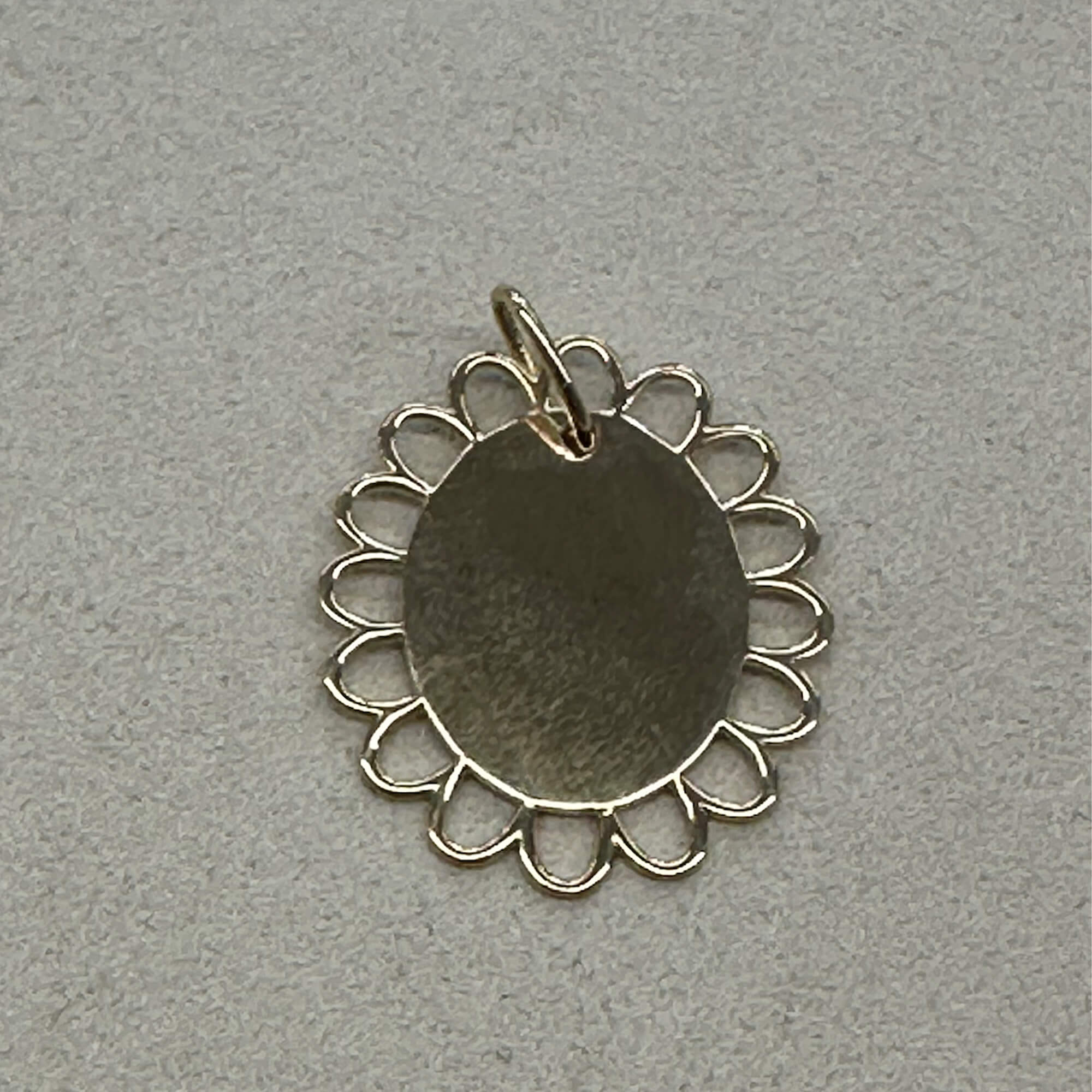 Oval Tag with Scallop Border | 10K Yellow Gold