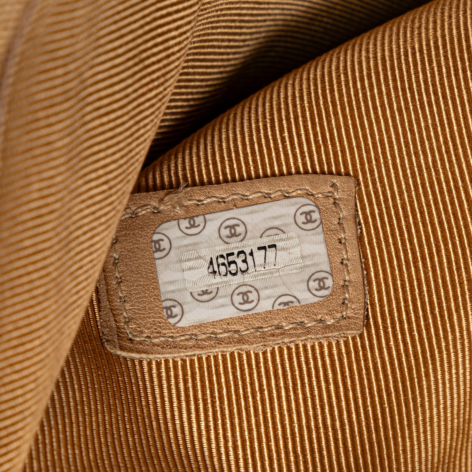 Chanel | Pre-Owned Caviar Logo Chain Shoulder Bag | Yellow/Light Yellow